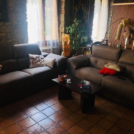 Habitacio Polivalent Al Centre De Manresa Apartment Екстериор снимка