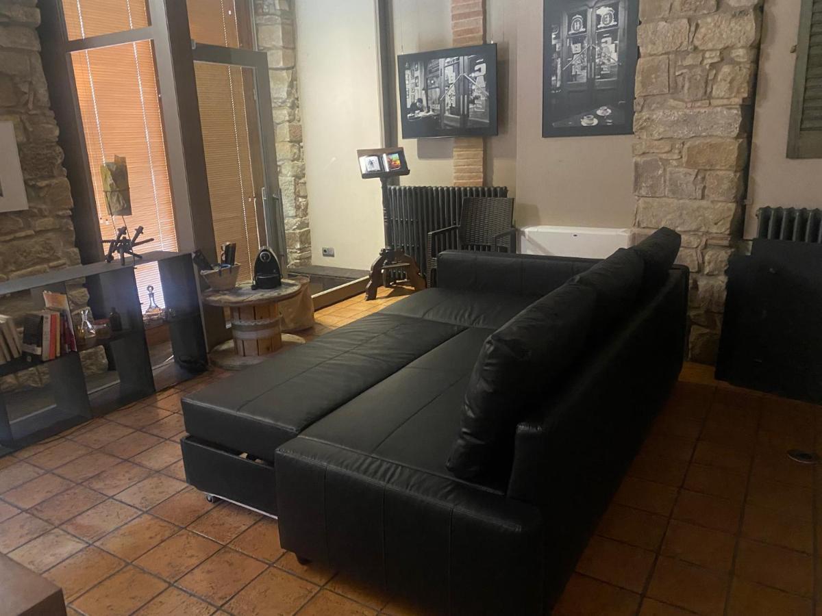 Habitacio Polivalent Al Centre De Manresa Apartment Екстериор снимка